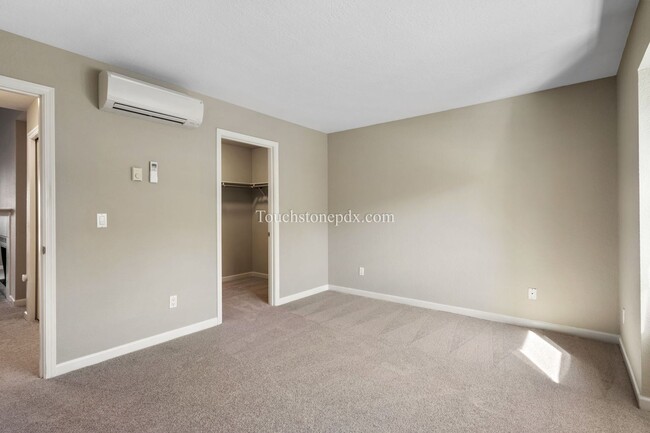 Building Photo - Updated 1BR, 1BA Condo in Murray Hill