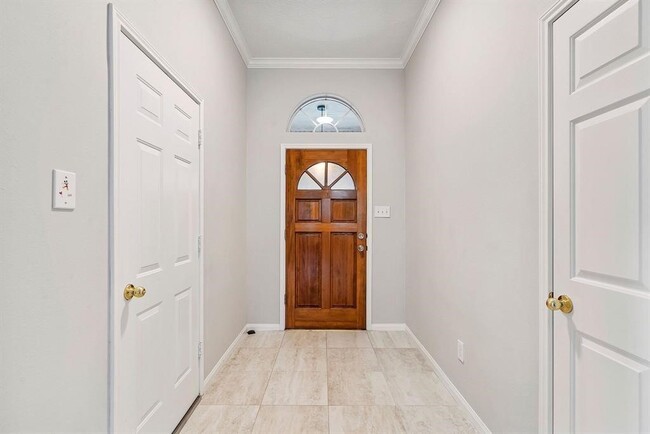 Building Photo - 1319 Castlemist Dr