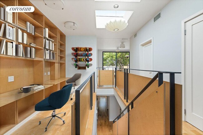 Building Photo - 432 13th St