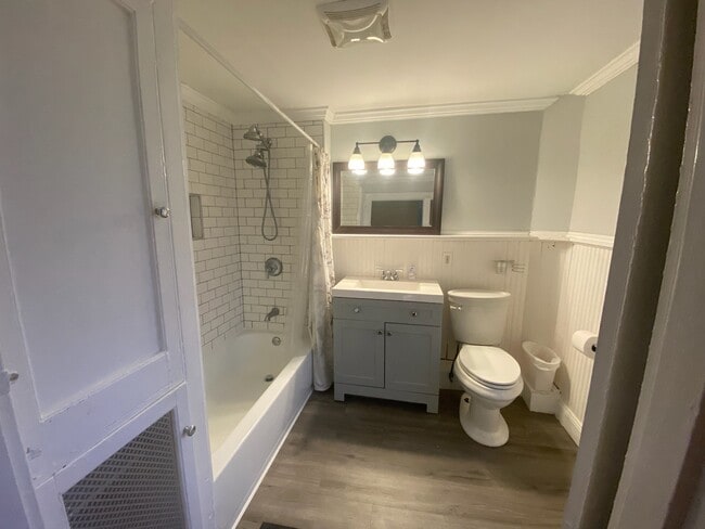 Main bathroom - 24 S Main St