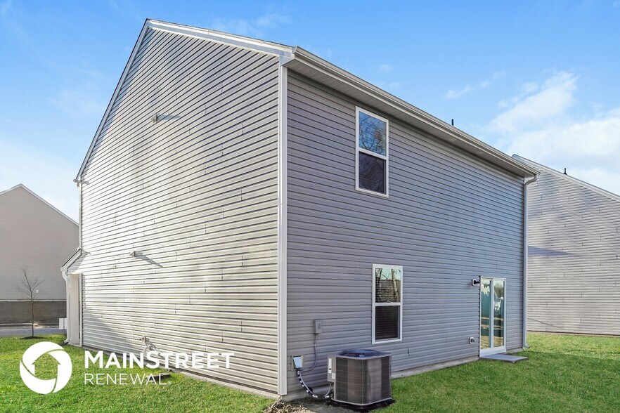Building Photo - 224 Indian Summer St