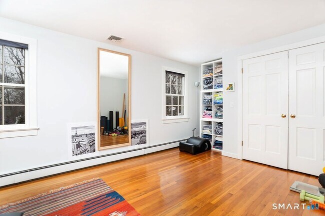 Building Photo - 5 Tall Trees Dr