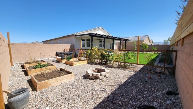 Building Photo - TESORA PAHRUMP - E. Polk Avenue