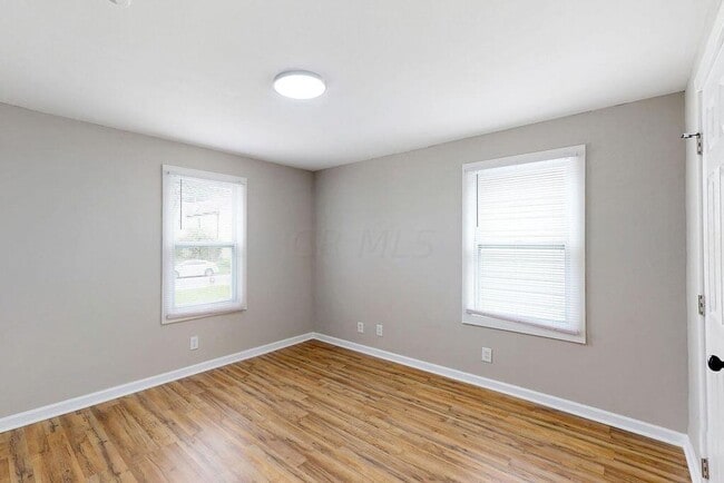 Building Photo - Renovated 2BR Home + Bonus Room