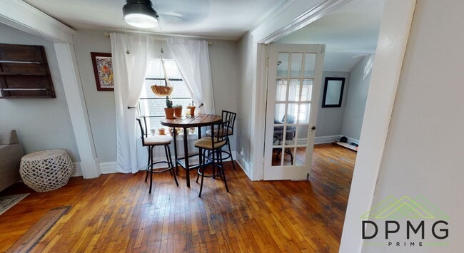 Building Photo - 132 S Clemens Ave