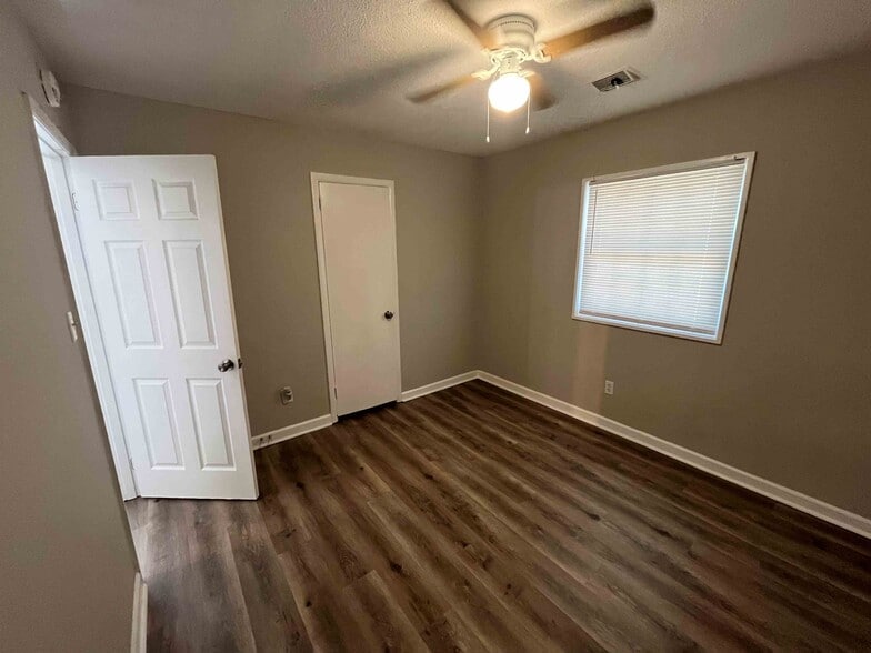 Building Photo - 1102 Danville Rd SW