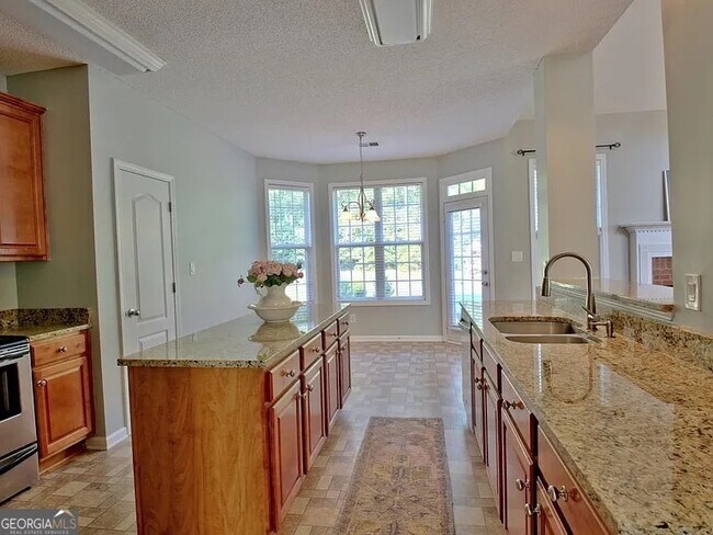 Building Photo - 410 Persimmon Dr
