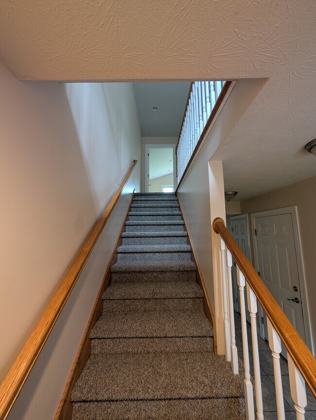 Building Photo - 2 Rujon Drive