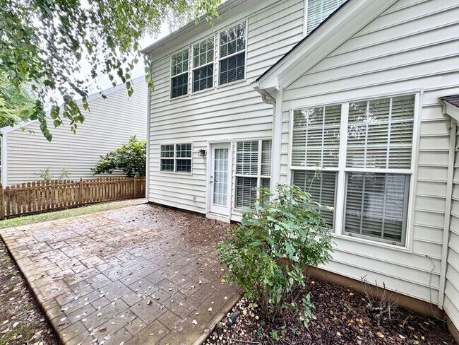 Building Photo - Fabulous Home in Ballantyne!!!