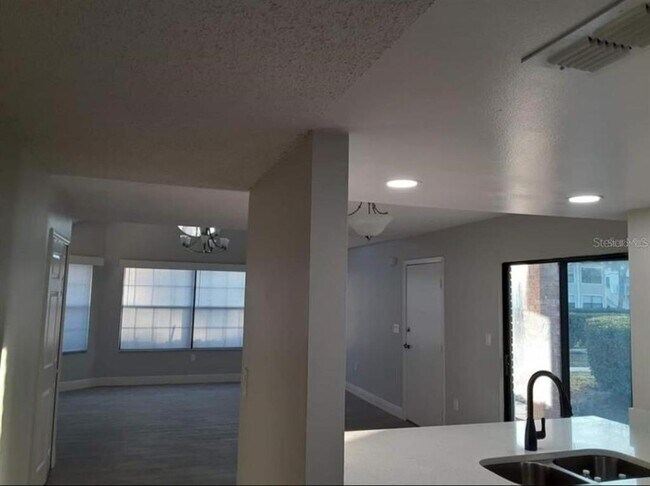 Building Photo - 3123 W Fox Squirrel Dr