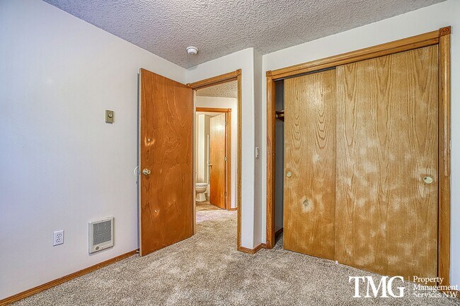 Building Photo - Pachl10