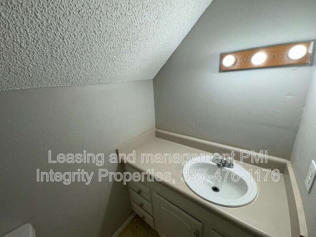 Building Photo - 409 Marseilles Dr