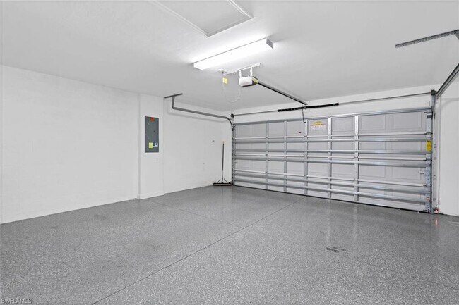 Building Photo - 14001 Pine Lodge Ln