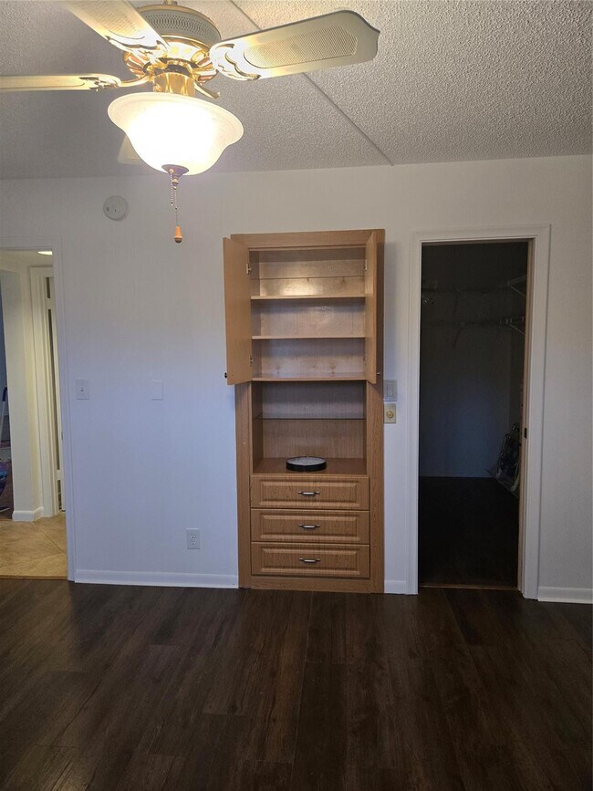 Building Photo - 3301 Aruba Way