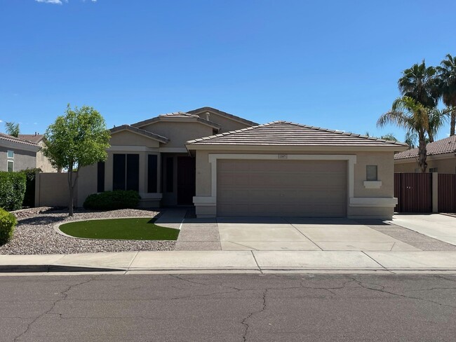 Primary Photo - 2117 E Riviera Dr