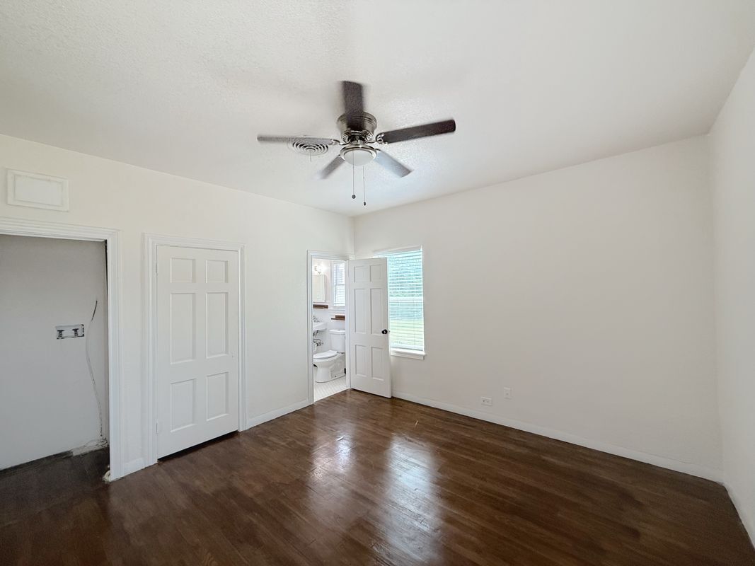 Building Photo - 1214 Sutton Dr