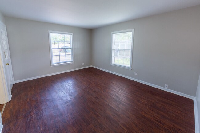 Building Photo - 41 E North Ave