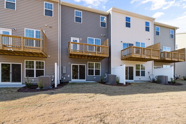 Building Photo - Available 08/15! Spacious Townhome in Prime Andrew Chapel Community
