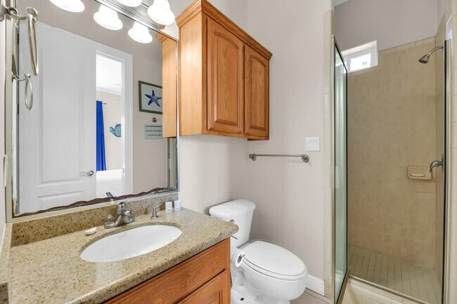 Building Photo - 117 E Lantana St