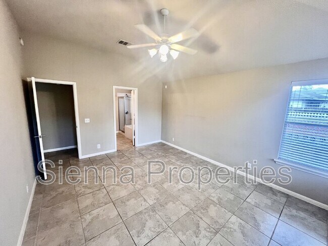 Building Photo - 2509 Elara Dr