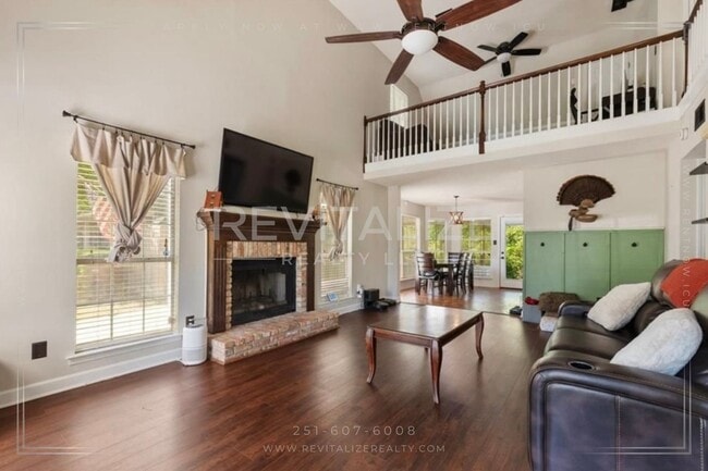 Building Photo - Coming Soon! 3 Bed/2 Bath Home in West Mob...