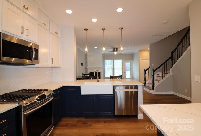 Building Photo - 564 6th Baxter Crossing