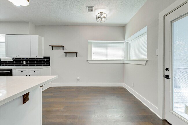 Building Photo - 22222 Greenbrook Dr