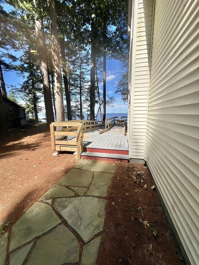 Building Photo - 11 Sandy Cove Rd