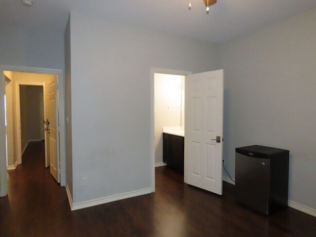Building Photo - 2434 Haverhill Dr