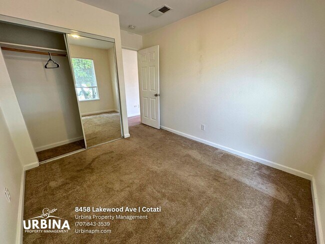 Building Photo - Spacious 4 Bedroom Home in Cotati Near SMART Train - Cosigners Welcome!