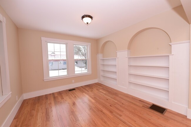 Building Photo - 2535 White Mountain Hwy