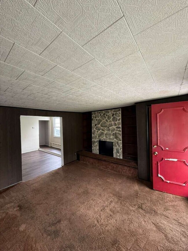 Building Photo - 383-385 Carver Street