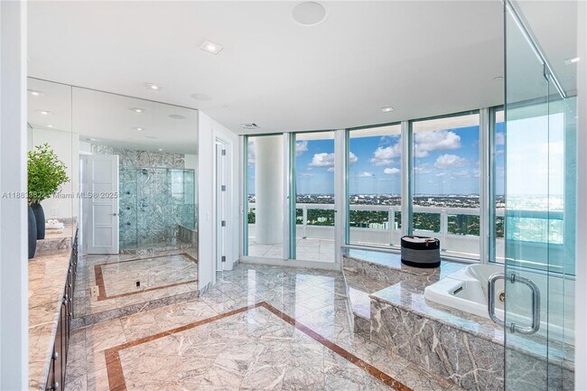 Building Photo - 1643 Brickell Ave