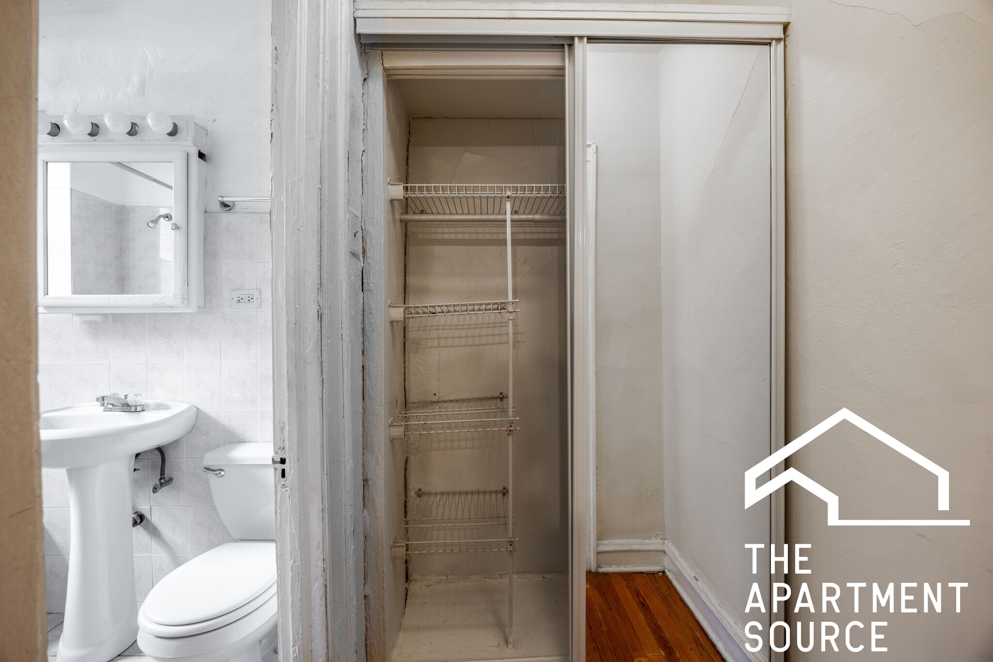 Building Photo - 1154 N Dearborn St