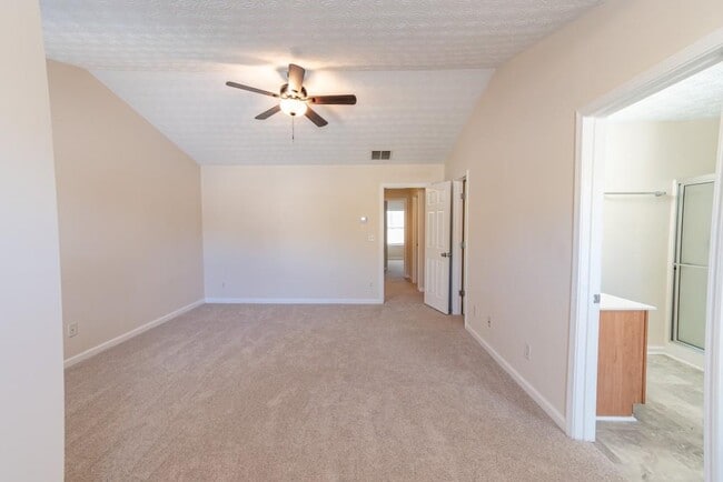 Building Photo - 493 Providence Run Way SE