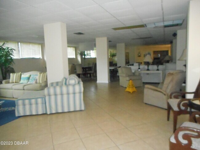 Building Photo - 1415 Ocean Shore Blvd