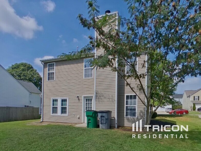 Building Photo - 7233 Hidden Creek Dr
