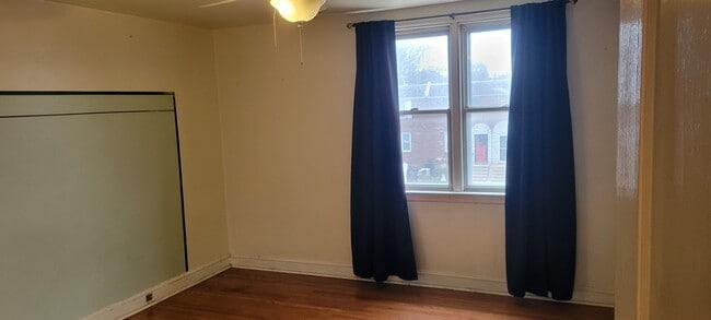 Building Photo - 867 Gainsboro Rd