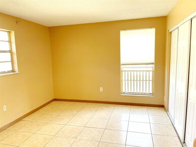 Building Photo - 11101 Royal Palm Blvd