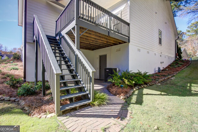 Building Photo - 112 Cottage Grove