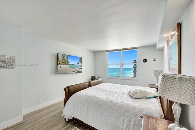 Building Photo - 2501 S Ocean Dr