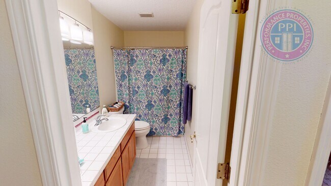 Building Photo - Gorgeous Single Level Home in Sought After...