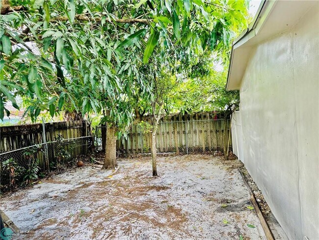 Building Photo - 6535 SW 8th Pl