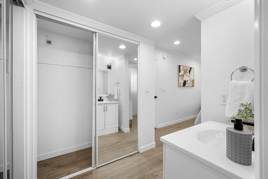 Building Photo - 408 Burchett St