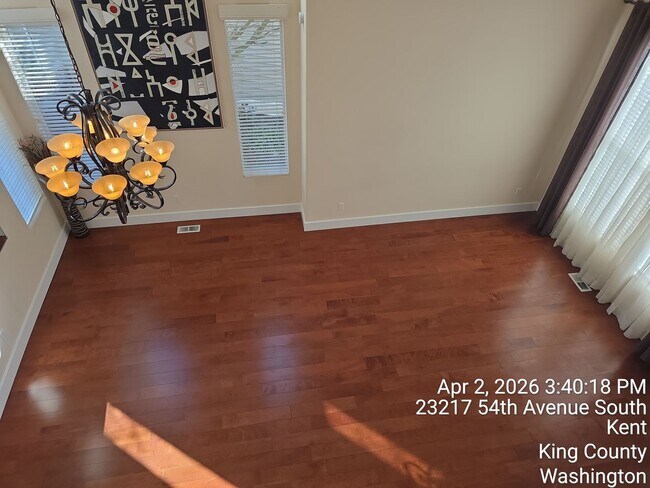 Building Photo - Kent Cypress Cove at the Lakes home - 3 bedroom 2.5 bath with 2 car garage - Available NOW.