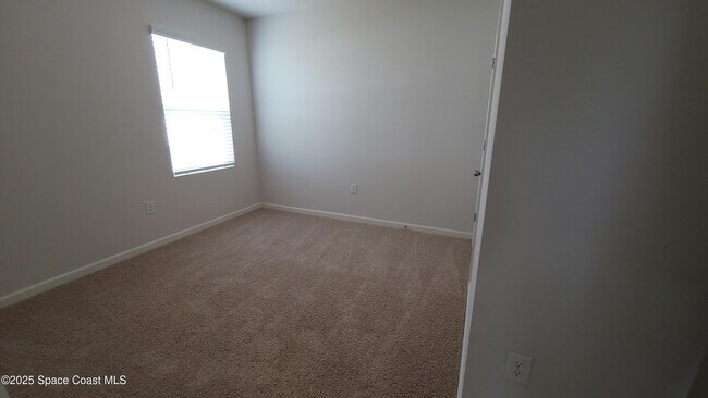 Building Photo - 583 Mimosa St SW