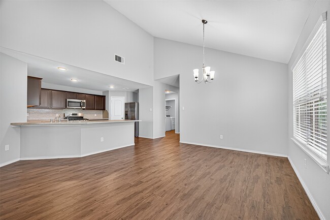 Building Photo - 5310 Songlark Bluff Cir