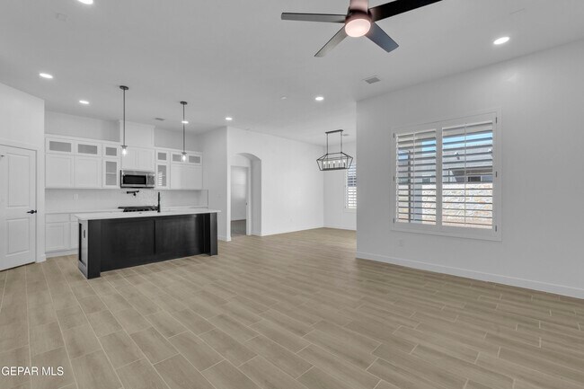 Building Photo - 15233 Expectation Ave