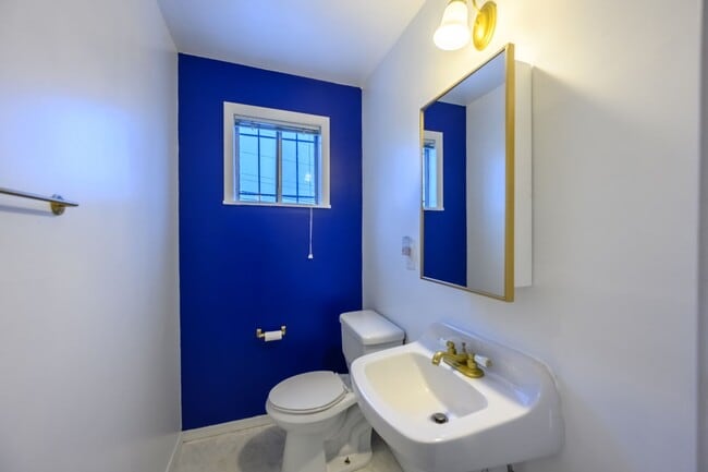 Building Photo - Move-In Special: 1 Month Free | Spacious 4-Bedroom Contemporary Home with 1-Bedroom ADU