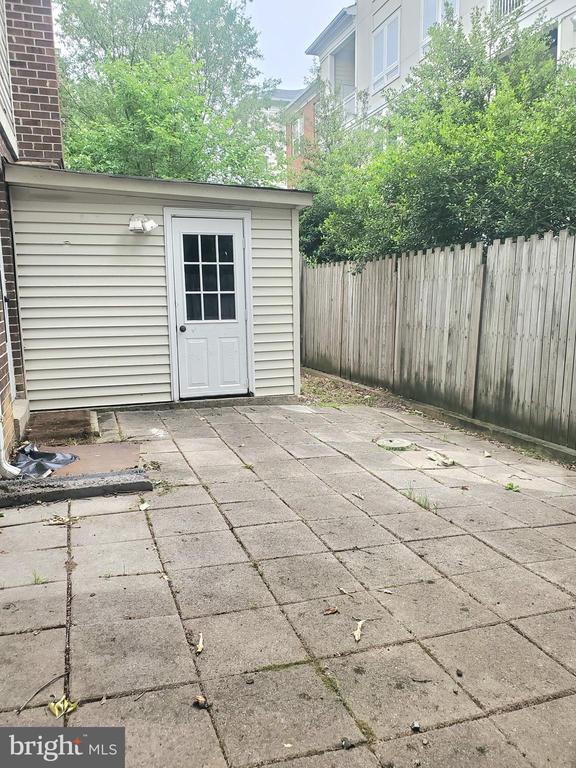 Building Photo - 742 S Granada St